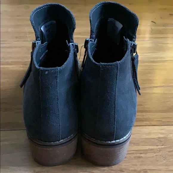 NEW BLONDO Women’s Gray Waterproof Booties sz 7.5 - Picture 2 of 5